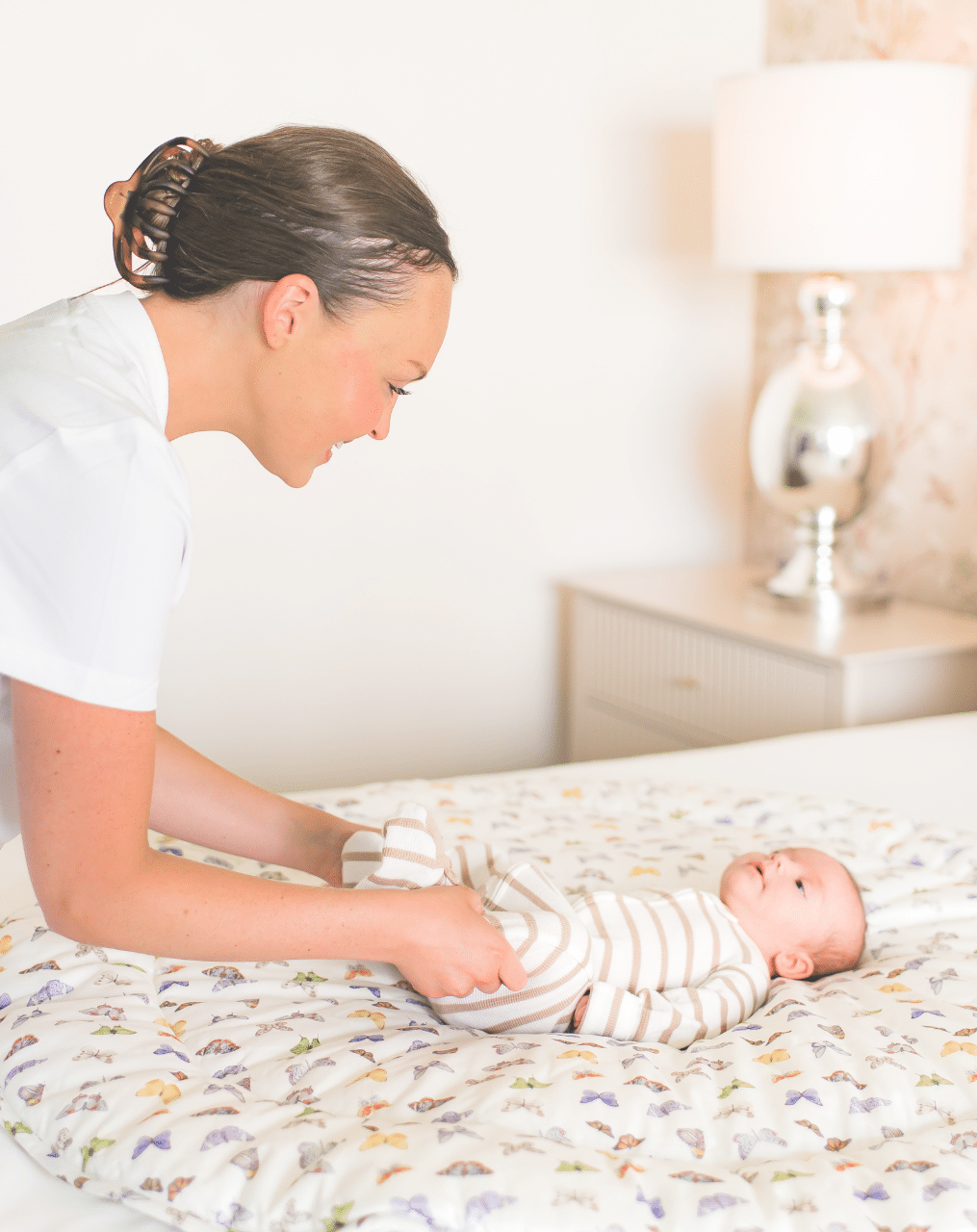 Daycare Tours in Houston 20 Questions You Must Ask theRUE Postnatal postnatal Featured Image Blog (3) Daycare Tours In Houston theRUE Postnatal helper watching the baby